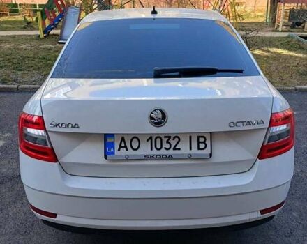 Білий Шкода Октавія, об'ємом двигуна 1.6 л та пробігом 250 тис. км за 12800 $, фото 1 на Automoto.ua