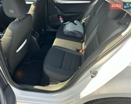 Белый Шкода Октавия, объемом двигателя 1.4 л и пробегом 201 тыс. км за 13200 $, фото 5 на Automoto.ua