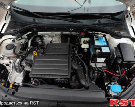 Белый Шкода Октавия, объемом двигателя 1.6 л и пробегом 209 тыс. км за 13800 $, фото 6 на Automoto.ua