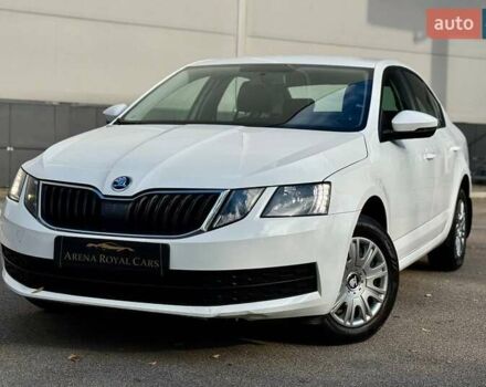 Белый Шкода Октавия, объемом двигателя 1.6 л и пробегом 62 тыс. км за 14500 $, фото 4 на Automoto.ua
