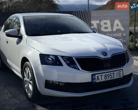 Шкода Октавия 2019 в Ивано-Франковске на Automoto.ua Белый Шкода Октавия, объемом двигателя 1.97 л и пробегом 75 тыс. км за 16750 $, фото 2 на Automoto.ua