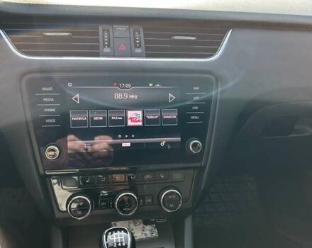 Белый Шкода Октавия, объемом двигателя 1.4 л и пробегом 201 тыс. км за 13200 $, фото 6 на Automoto.ua