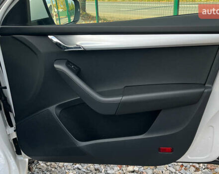 Белый Шкода Октавия, объемом двигателя 1.6 л и пробегом 140 тыс. км за 14900 $, фото 24 на Automoto.ua