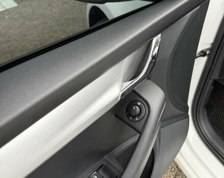 Белый Шкода Октавия, объемом двигателя 1.6 л и пробегом 64 тыс. км за 15400 $, фото 6 на Automoto.ua