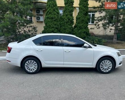 Белый Шкода Октавия, объемом двигателя 1.4 л и пробегом 178 тыс. км за 13500 $, фото 8 на Automoto.ua