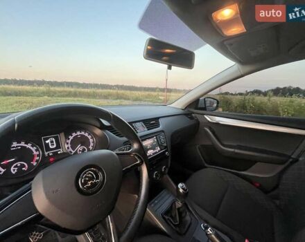 Білий Шкода Октавія, об'ємом двигуна 1.6 л та пробігом 164 тис. км за 13699 $, фото 26 на Automoto.ua