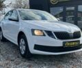 Белый Шкода Октавия, объемом двигателя 1.6 л и пробегом 140 тыс. км за 14900 $, фото 1 на Automoto.ua