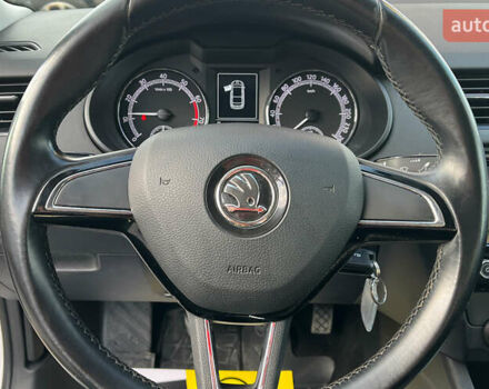 Білий Шкода Октавія, об'ємом двигуна 1.6 л та пробігом 140 тис. км за 14900 $, фото 11 на Automoto.ua