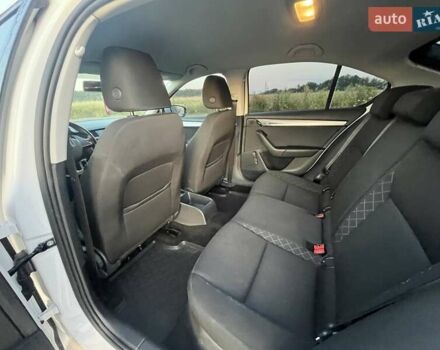 Білий Шкода Октавія, об'ємом двигуна 1.6 л та пробігом 164 тис. км за 13699 $, фото 22 на Automoto.ua