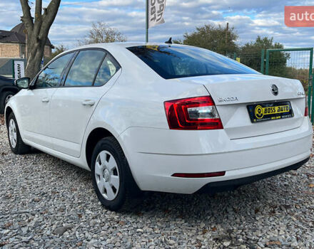 Белый Шкода Октавия, объемом двигателя 1.6 л и пробегом 140 тыс. км за 14900 $, фото 6 на Automoto.ua