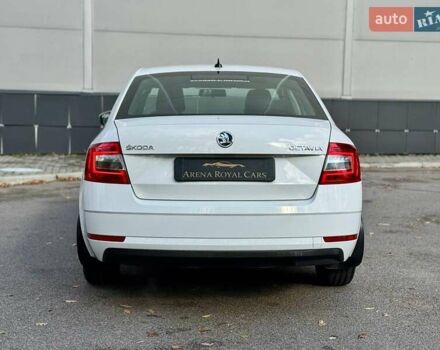 Белый Шкода Октавия, объемом двигателя 1.6 л и пробегом 62 тыс. км за 14500 $, фото 11 на Automoto.ua