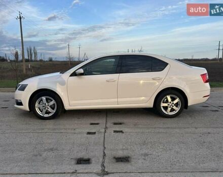 Білий Шкода Октавія, об'ємом двигуна 1.4 л та пробігом 130 тис. км за 16000 $, фото 30 на Automoto.ua