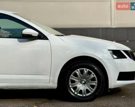 Белый Шкода Октавия, объемом двигателя 1.6 л и пробегом 62 тыс. км за 14500 $, фото 7 на Automoto.ua