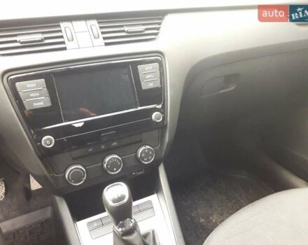 Білий Шкода Октавія, об'ємом двигуна 1.6 л та пробігом 45 тис. км за 17000 $, фото 3 на Automoto.ua