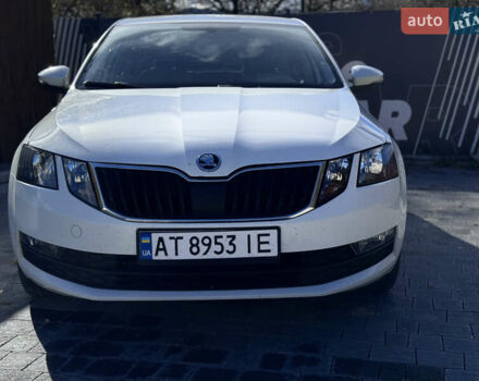 Шкода Октавия 2019 в Ивано-Франковске на Automoto.ua Белый Шкода Октавия, объемом двигателя 1.97 л и пробегом 75 тыс. км за 16750 $, фото 1 на Automoto.ua