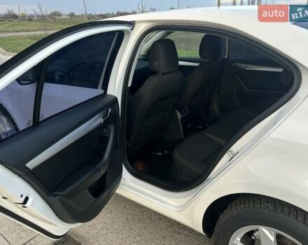 Білий Шкода Октавія, об'ємом двигуна 1.4 л та пробігом 133 тис. км за 15999 $, фото 27 на Automoto.ua