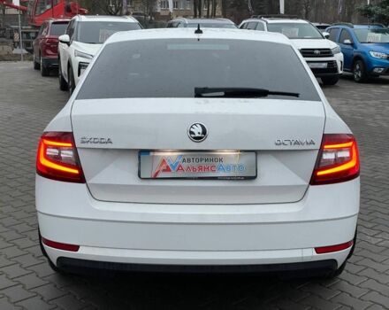 Белый Шкода Октавия, объемом двигателя 1.4 л и пробегом 209 тыс. км за 12999 $, фото 5 на Automoto.ua