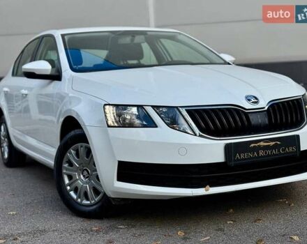 Белый Шкода Октавия, объемом двигателя 1.6 л и пробегом 62 тыс. км за 14500 $, фото 1 на Automoto.ua