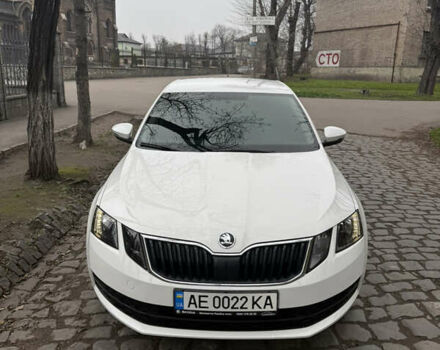 Белый Шкода Октавия, объемом двигателя 1.6 л и пробегом 48 тыс. км за 15800 $, фото 1 на Automoto.ua