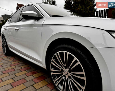 Белый Шкода Октавия, объемом двигателя 2 л и пробегом 262 тыс. км за 22250 $, фото 9 на Automoto.ua