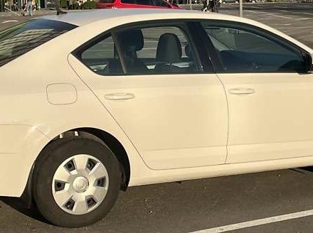 Белый Шкода Октавия, объемом двигателя 1.6 л и пробегом 47 тыс. км за 16000 $, фото 14 на Automoto.ua