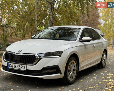 Белый Шкода Октавия, объемом двигателя 1.5 л и пробегом 70 тыс. км за 17900 $, фото 2 на Automoto.ua