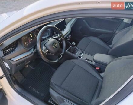 Белый Шкода Октавия, объемом двигателя 1.97 л и пробегом 255 тыс. км за 18300 $, фото 6 на Automoto.ua