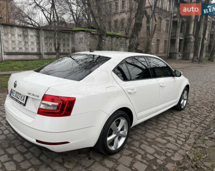 Белый Шкода Октавия, объемом двигателя 1.6 л и пробегом 48 тыс. км за 15800 $, фото 5 на Automoto.ua