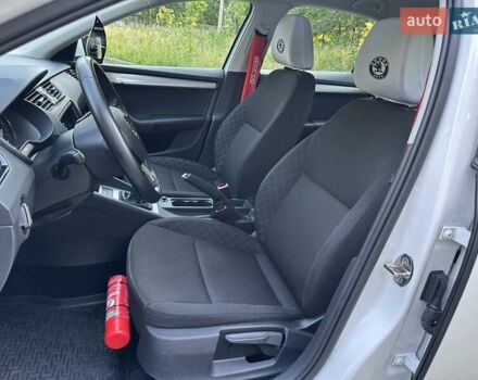 Белый Шкода Октавия, объемом двигателя 1.6 л и пробегом 50 тыс. км за 14999 $, фото 22 на Automoto.ua