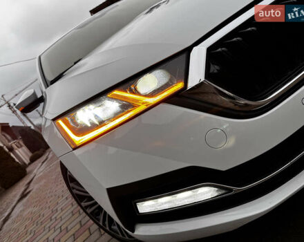 Белый Шкода Октавия, объемом двигателя 2 л и пробегом 262 тыс. км за 22250 $, фото 17 на Automoto.ua