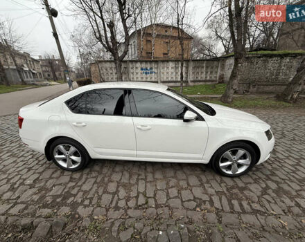 Белый Шкода Октавия, объемом двигателя 1.6 л и пробегом 48 тыс. км за 15800 $, фото 6 на Automoto.ua
