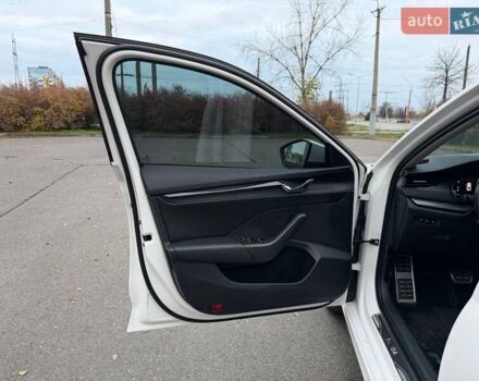 Білий Шкода Октавія, об'ємом двигуна 2 л та пробігом 258 тис. км за 22000 $, фото 37 на Automoto.ua