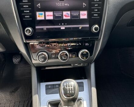 Білий Шкода Октавія, об'ємом двигуна 0 л та пробігом 200 тис. км за 15700 $, фото 6 на Automoto.ua