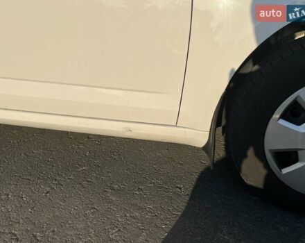 Белый Шкода Октавия, объемом двигателя 1.6 л и пробегом 47 тыс. км за 16000 $, фото 31 на Automoto.ua