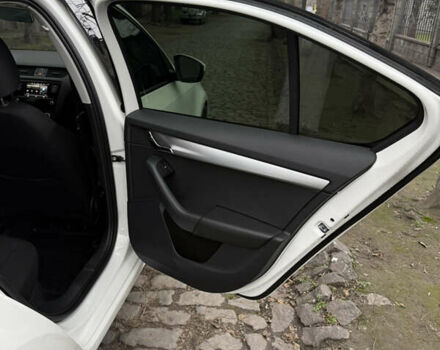 Белый Шкода Октавия, объемом двигателя 1.6 л и пробегом 48 тыс. км за 15800 $, фото 15 на Automoto.ua