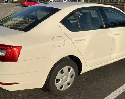 Белый Шкода Октавия, объемом двигателя 1.6 л и пробегом 47 тыс. км за 16000 $, фото 13 на Automoto.ua