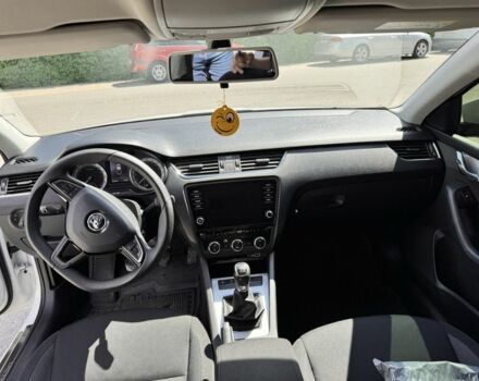 Білий Шкода Октавія, об'ємом двигуна 0 л та пробігом 200 тис. км за 15700 $, фото 2 на Automoto.ua