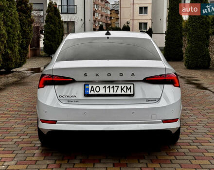 Белый Шкода Октавия, объемом двигателя 2 л и пробегом 262 тыс. км за 22250 $, фото 4 на Automoto.ua