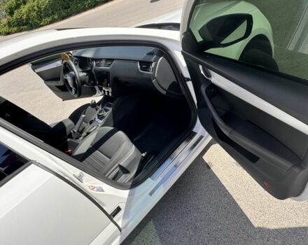 Білий Шкода Октавія, об'ємом двигуна 0 л та пробігом 200 тис. км за 15700 $, фото 11 на Automoto.ua