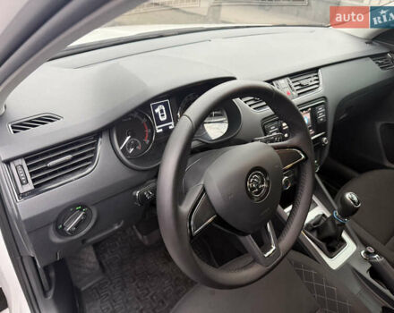 Белый Шкода Октавия, объемом двигателя 1.6 л и пробегом 48 тыс. км за 15800 $, фото 12 на Automoto.ua