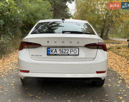 Белый Шкода Октавия, объемом двигателя 1.5 л и пробегом 70 тыс. км за 17900 $, фото 5 на Automoto.ua