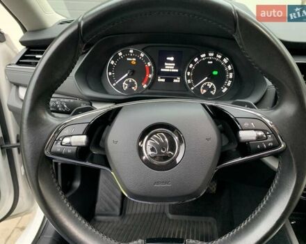 Шкода Октавия 2020 в Киеве на Automoto.ua Белый Шкода Октавия, объемом двигателя 1.4 л и пробегом 82 тыс. км за 20500 $, фото 18 на Automoto.ua