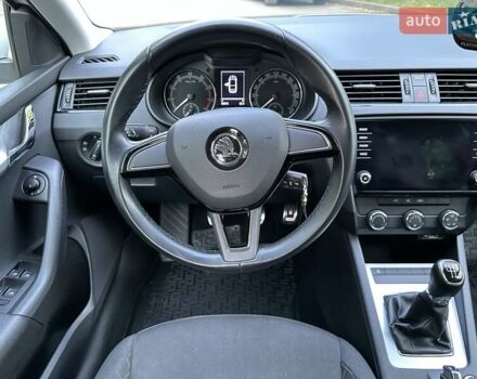 Белый Шкода Октавия, объемом двигателя 1.6 л и пробегом 50 тыс. км за 14999 $, фото 41 на Automoto.ua