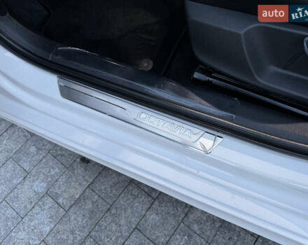 Белый Шкода Октавия, объемом двигателя 1.97 л и пробегом 243 тыс. км за 21500 $, фото 78 на Automoto.ua