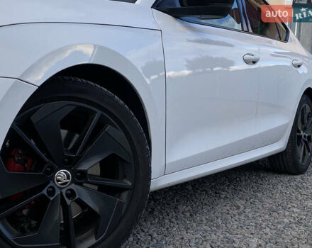 Білий Шкода Октавія, об'ємом двигуна 2 л та пробігом 160 тис. км за 27999 $, фото 8 на Automoto.ua