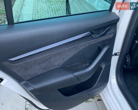 Белый Шкода Октавия, объемом двигателя 2 л и пробегом 160 тыс. км за 27399 $, фото 60 на Automoto.ua