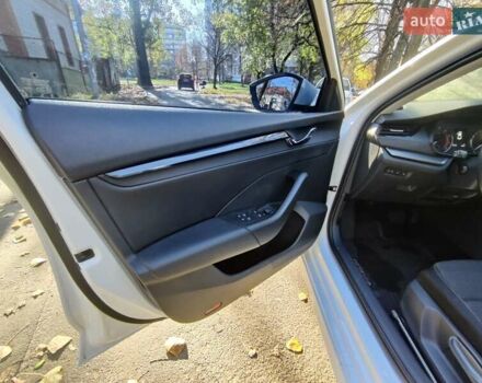 Белый Шкода Октавия, объемом двигателя 1.4 л и пробегом 107 тыс. км за 17900 $, фото 18 на Automoto.ua