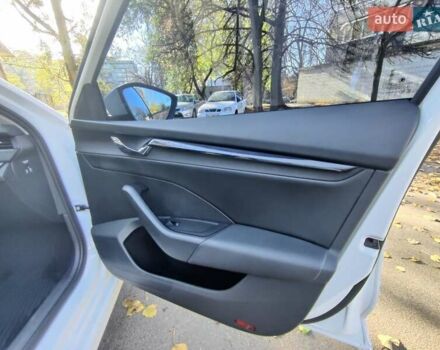 Белый Шкода Октавия, объемом двигателя 1.4 л и пробегом 107 тыс. км за 17900 $, фото 13 на Automoto.ua