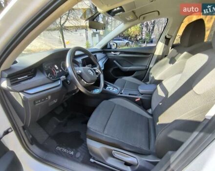 Белый Шкода Октавия, объемом двигателя 1.4 л и пробегом 107 тыс. км за 17900 $, фото 11 на Automoto.ua