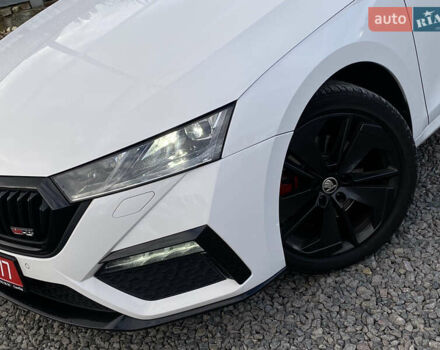 Білий Шкода Октавія, об'ємом двигуна 2 л та пробігом 160 тис. км за 27999 $, фото 10 на Automoto.ua